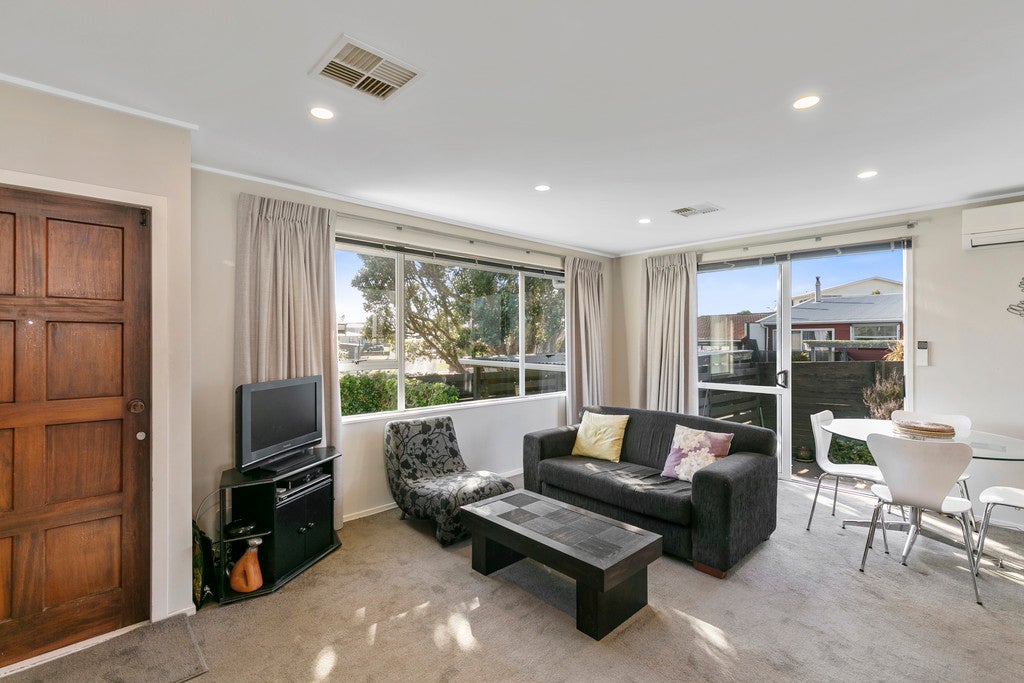 50A Edgecombe Street, Newlands, Wellington - Carousel 2