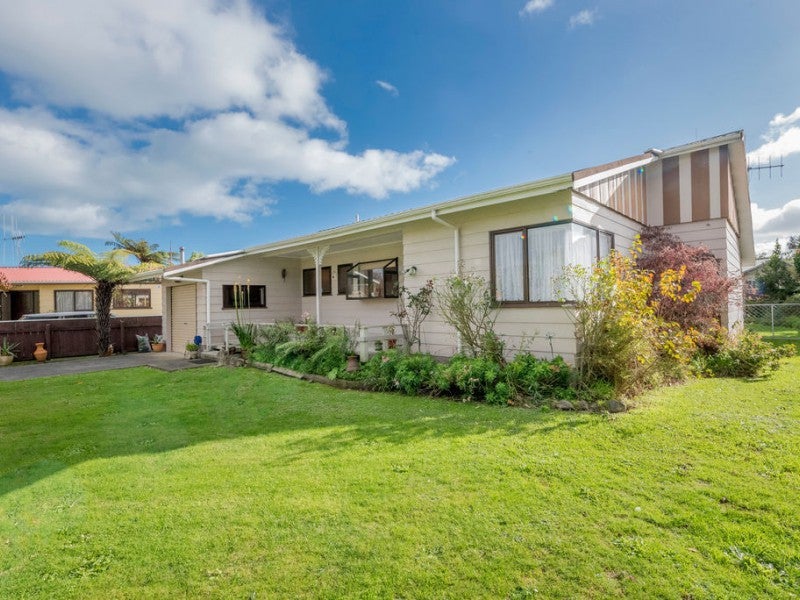 5 Old Coach Road North, Otaki - Carousel 1