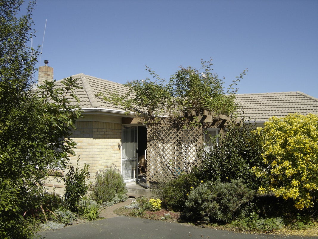 6 Sutton Crescent, Hillcrest, Hamilton - Carousel 2