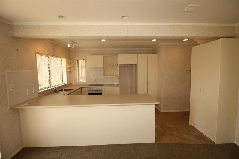 2/25 Union Road, Howick, Auckland - Carousel 2