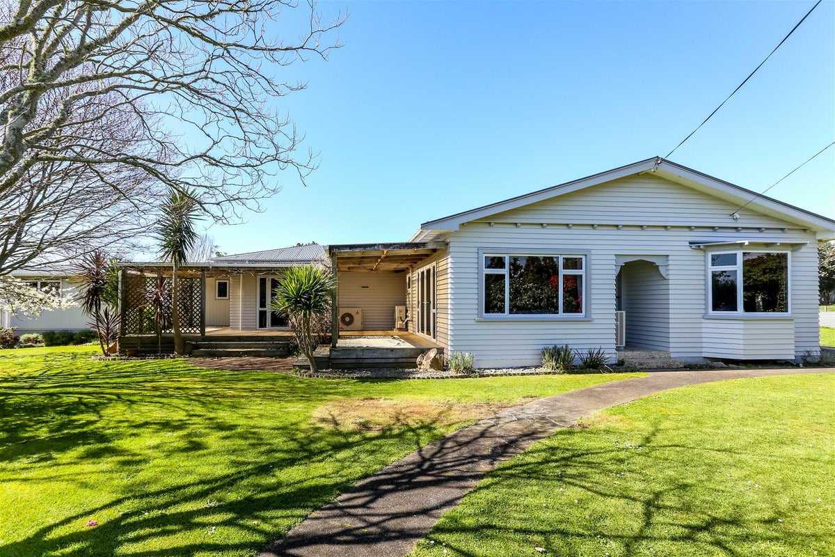 32 Tate Road, Brixton, Waitara - Carousel 1