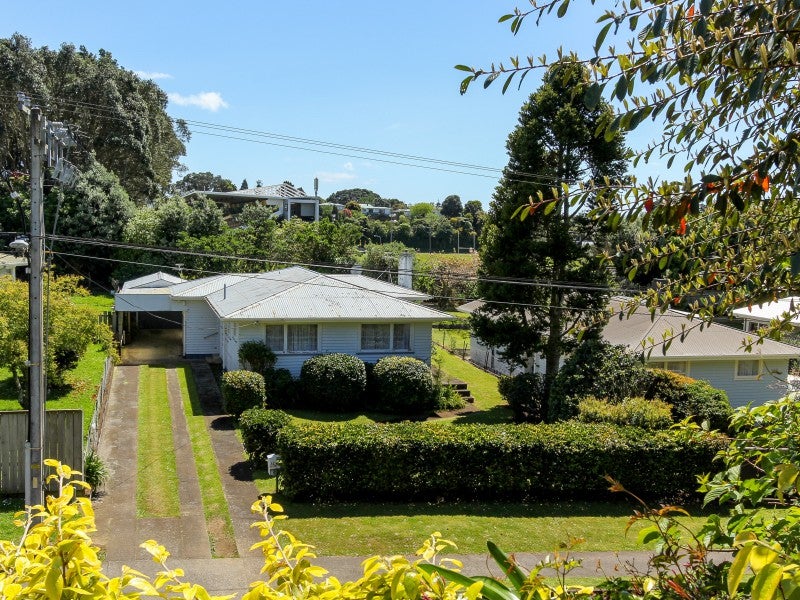 42 Clawton Street, Westown, New Plymouth - Carousel 1