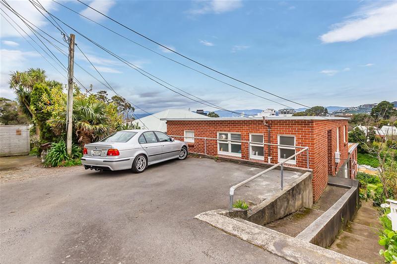18A Barton Terrace, Thorndon, Wellington - Carousel 2