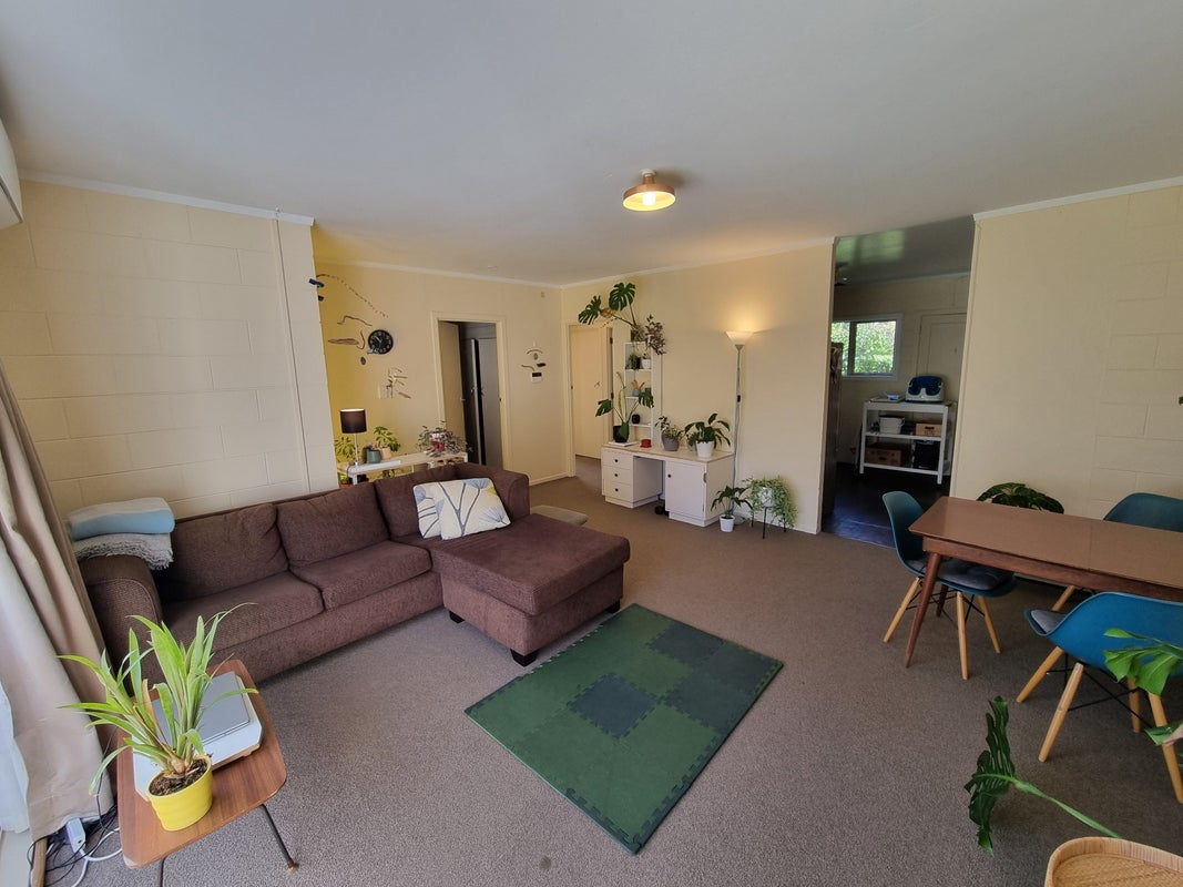 2 Konini Road, Titirangi, Auckland - Carousel 2