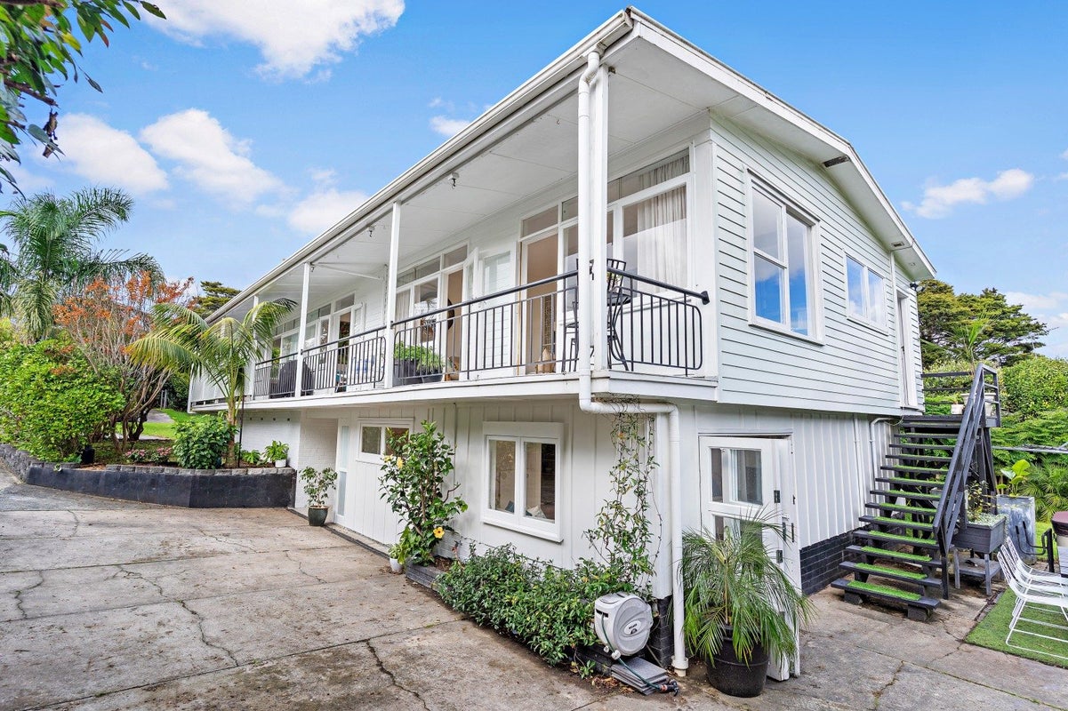 17 Hillcrest Grove, Hillpark, Auckland - Carousel 2