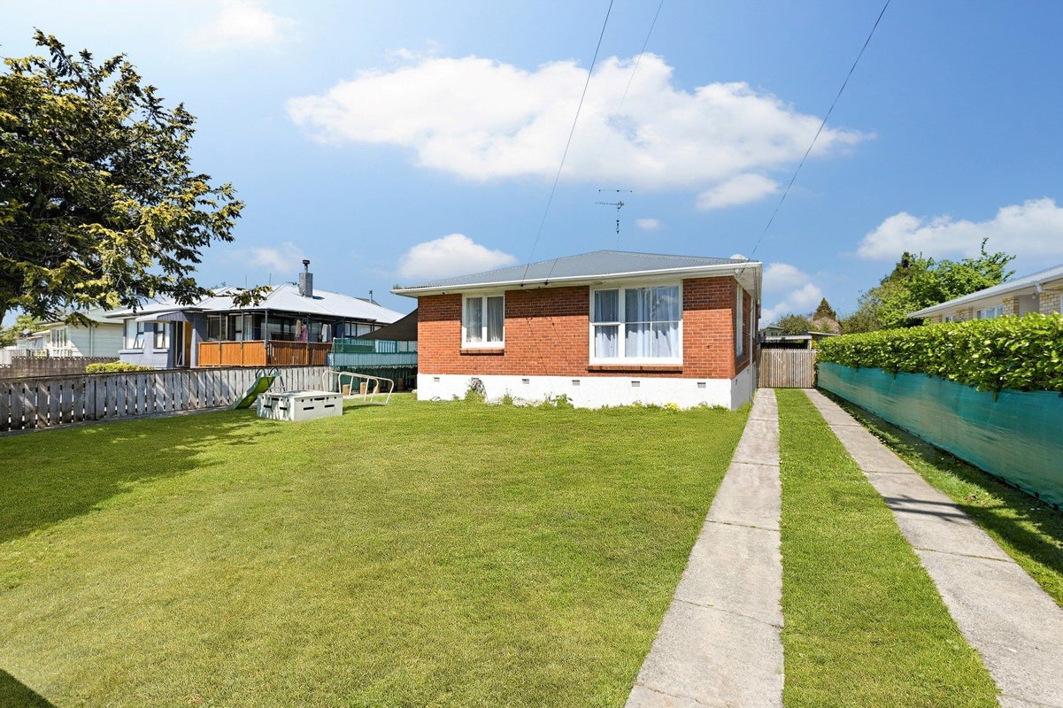 28 Bader Street, Bader, Hamilton - Carousel 2