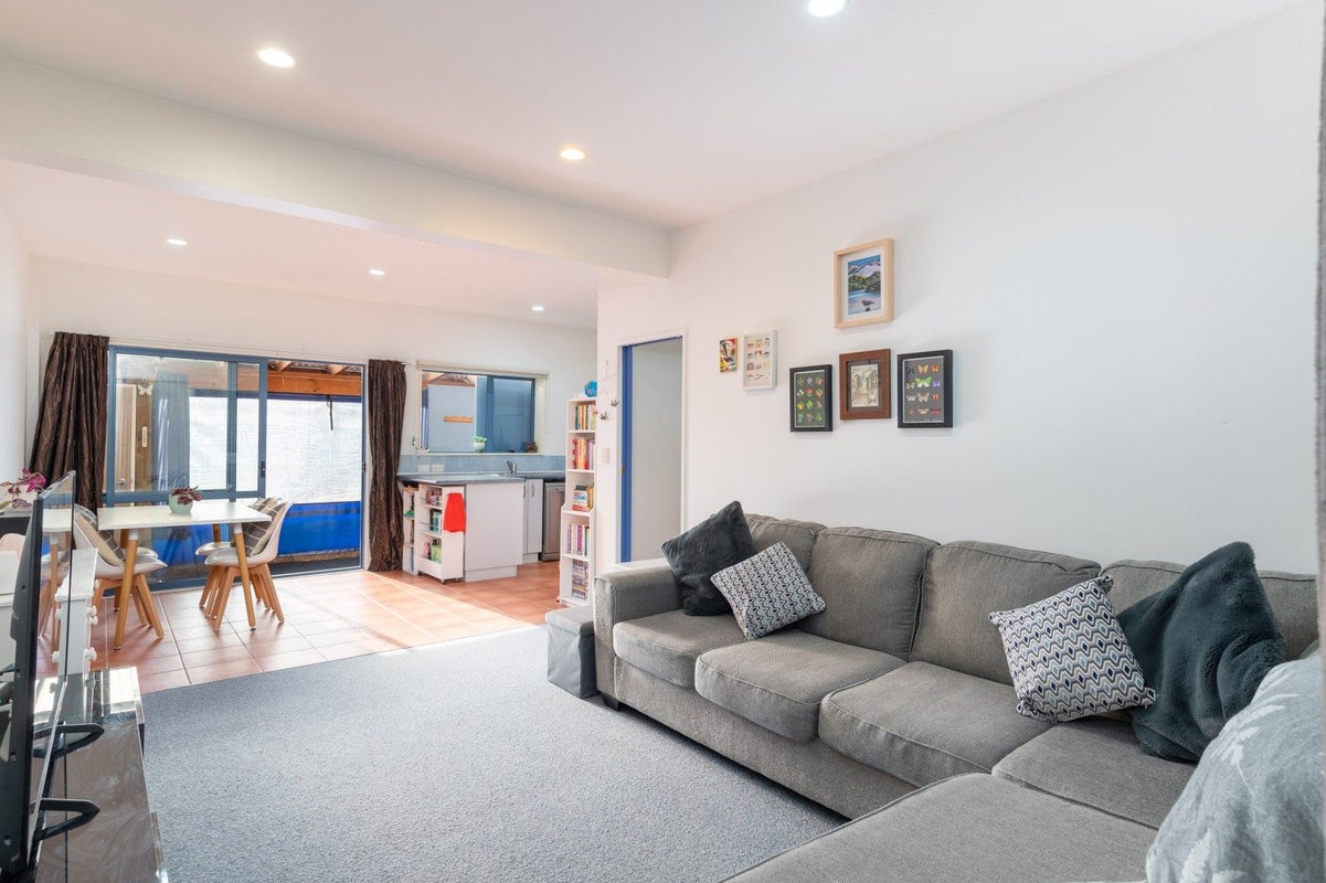 100 McLeod Street, Elderslea, Upper Hutt - Carousel 1
