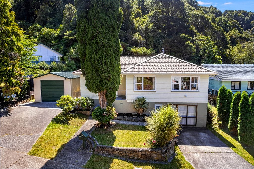 54 Kowhai Street, Wainuiomata, Lower Hutt - Carousel 46