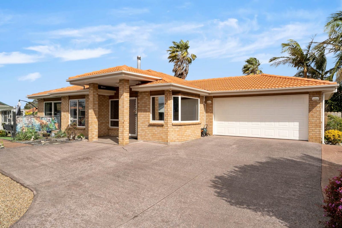 9 Martin Jugum Lane, Ranui, Auckland - Carousel 1
