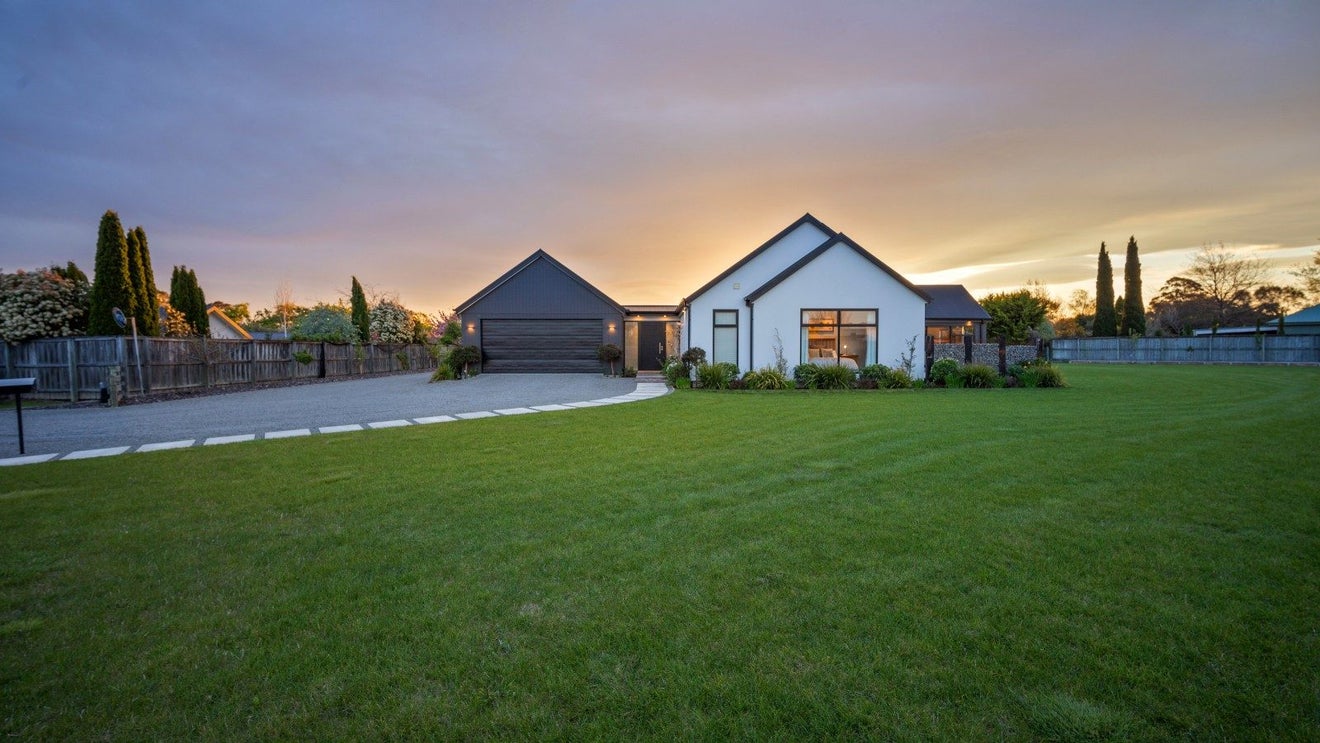 3 Willowside Place, Amberley, Amberley - Carousel 2