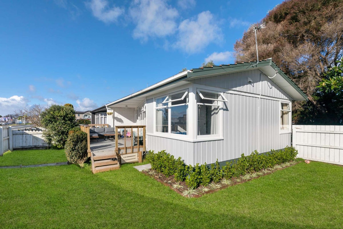 3/276 Rosebank Road, Avondale, Auckland - Carousel 2