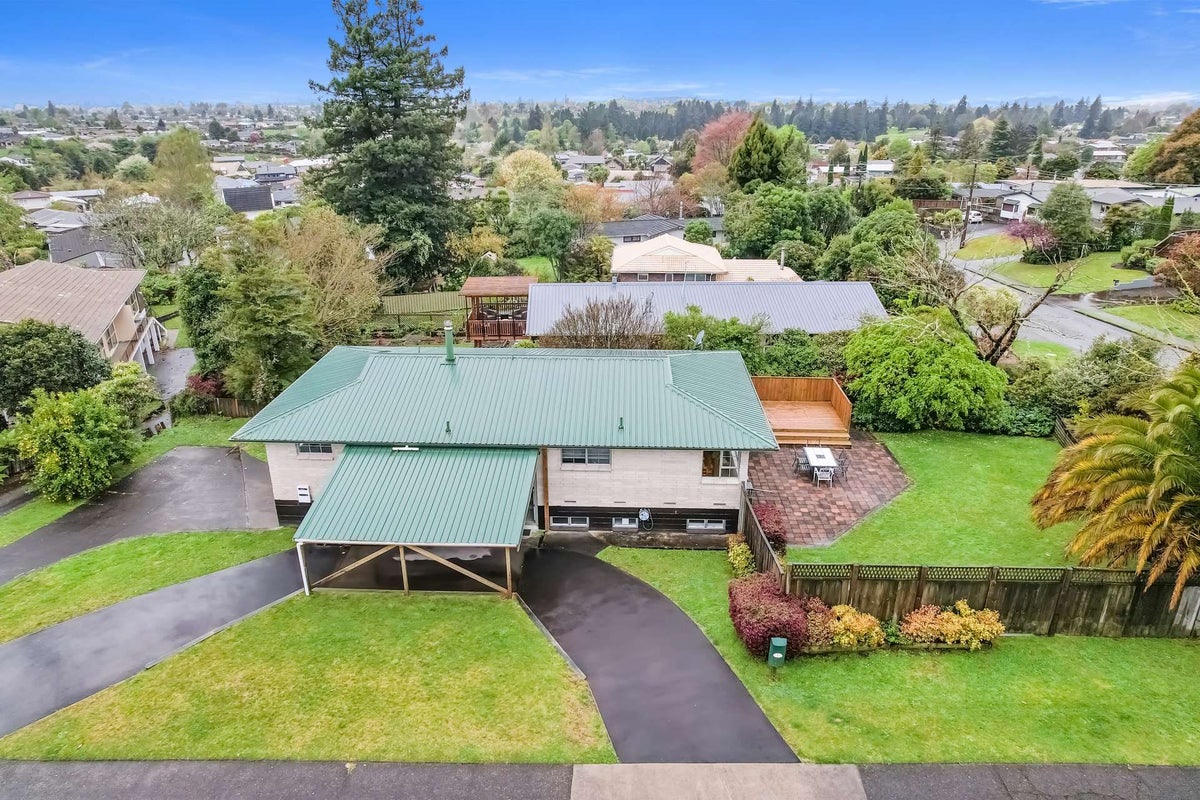 1 Raniera Place, Springfield, Rotorua - Carousel 1