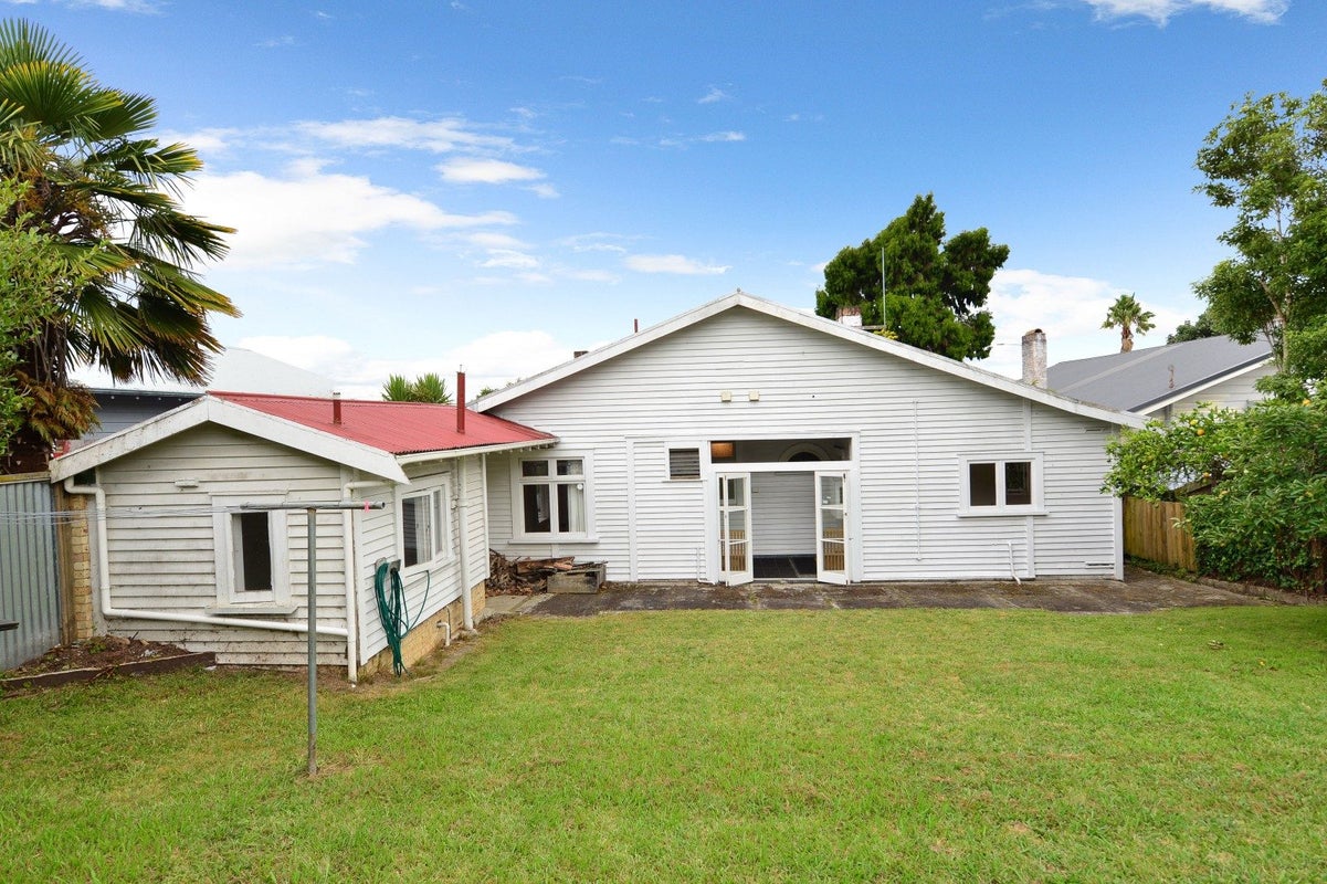 3 Queens Avenue, Frankton, Hamilton - Carousel 2