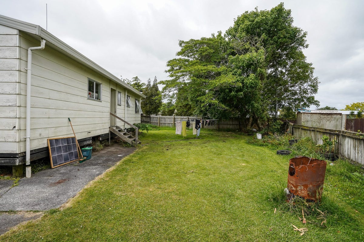 1 Crescent Court, Melville, Hamilton - Carousel 10