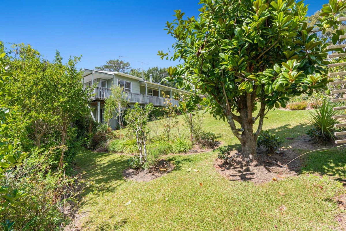 1125 Whangaparaoa Road, Tindalls Beach, Whangaparaoa - Carousel 1