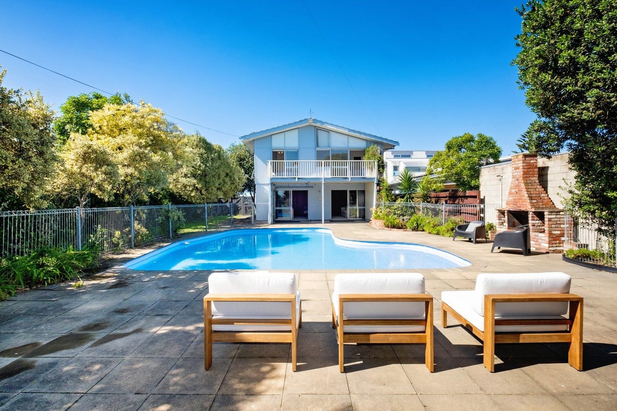 26 The Esplanade, Westshore, Napier - Carousel 2