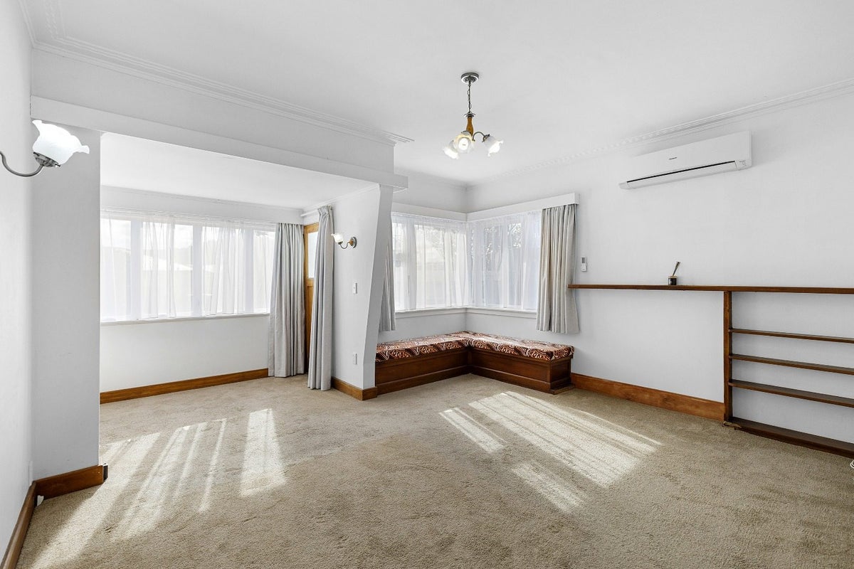 33 Firth Terrace, Karori, Wellington - Carousel 2