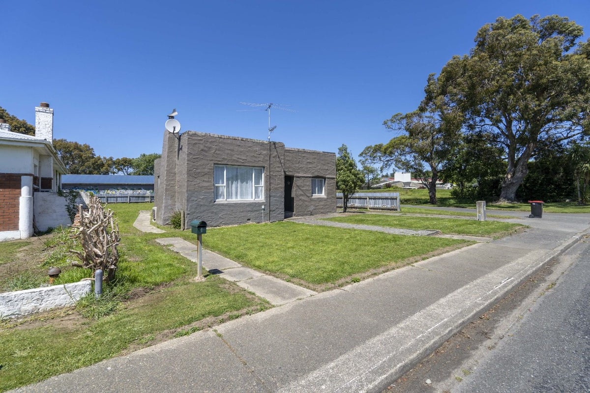 1 Islington Street, Turnbull Thomson Park, Invercargill - Carousel 2
