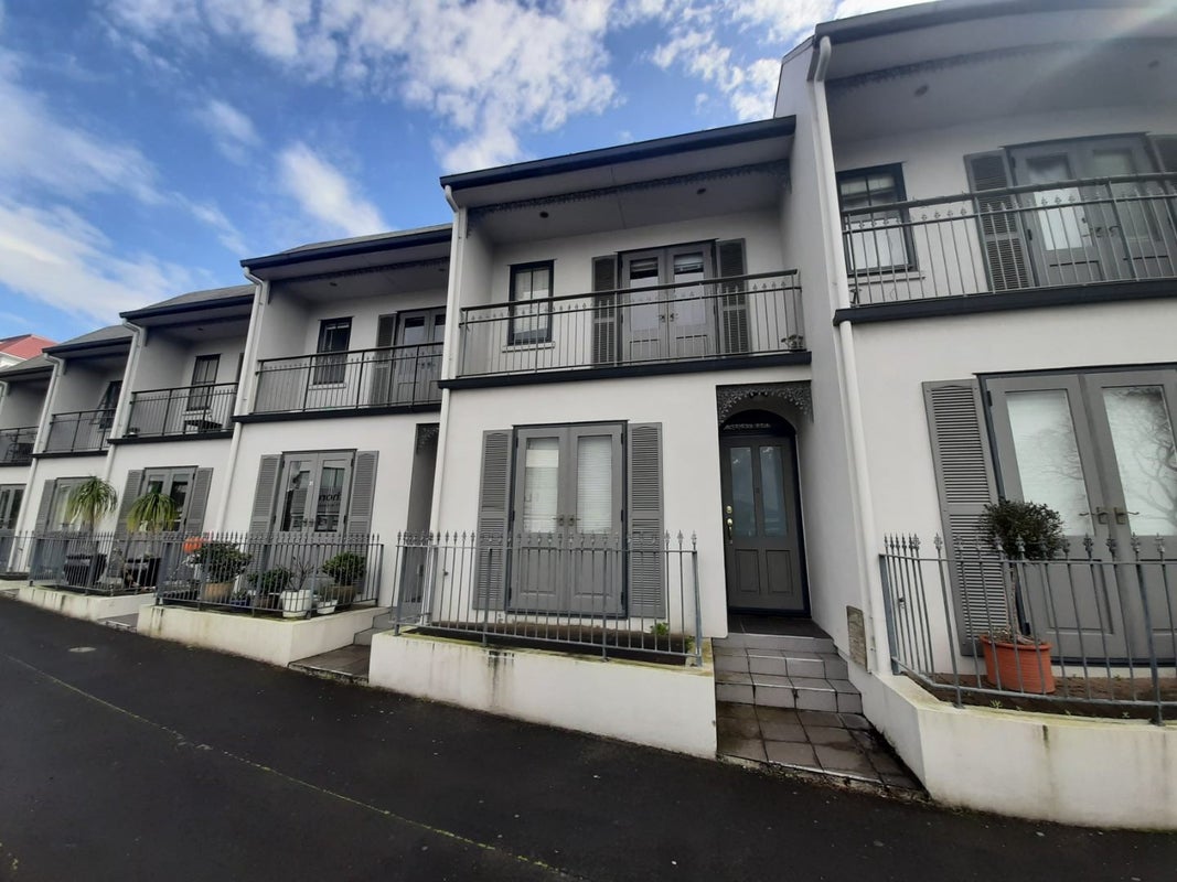 2/0 Mokoia Road, Birkenhead, Auckland - Carousel 1