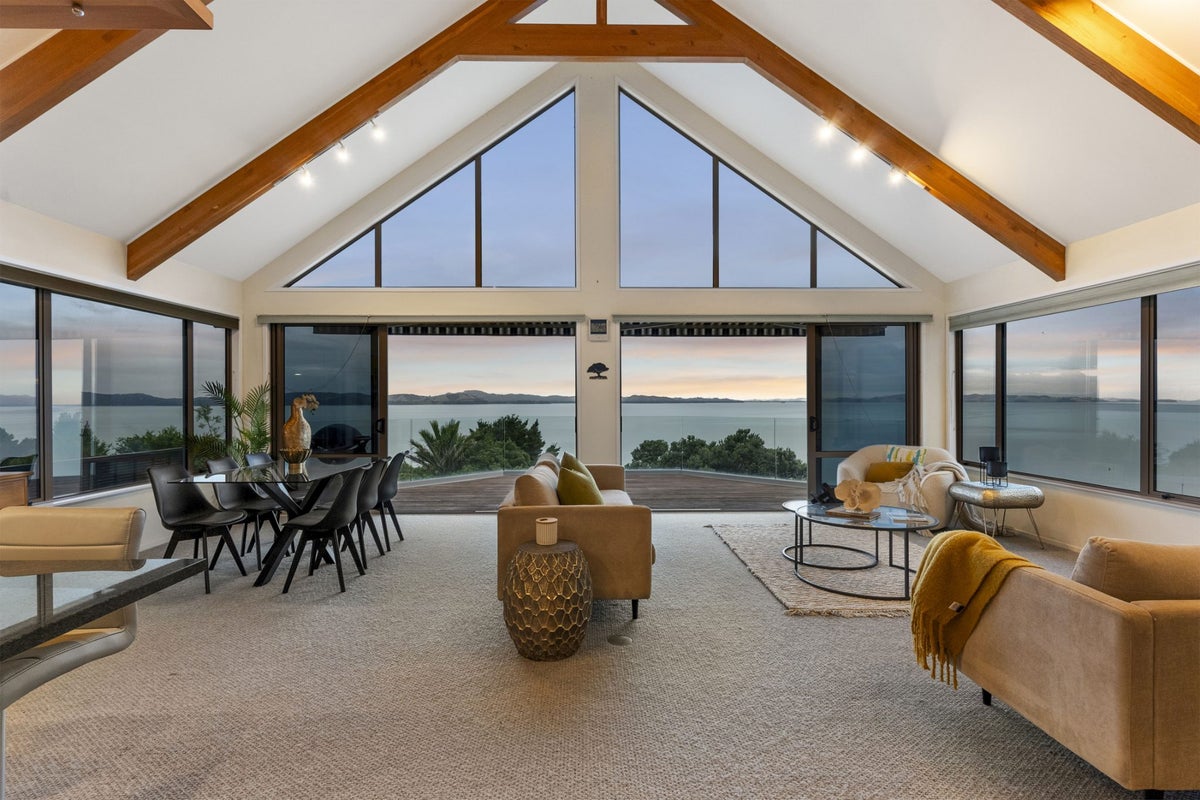 6 Sea View Terrace, Maraetai, Auckland - Carousel 1