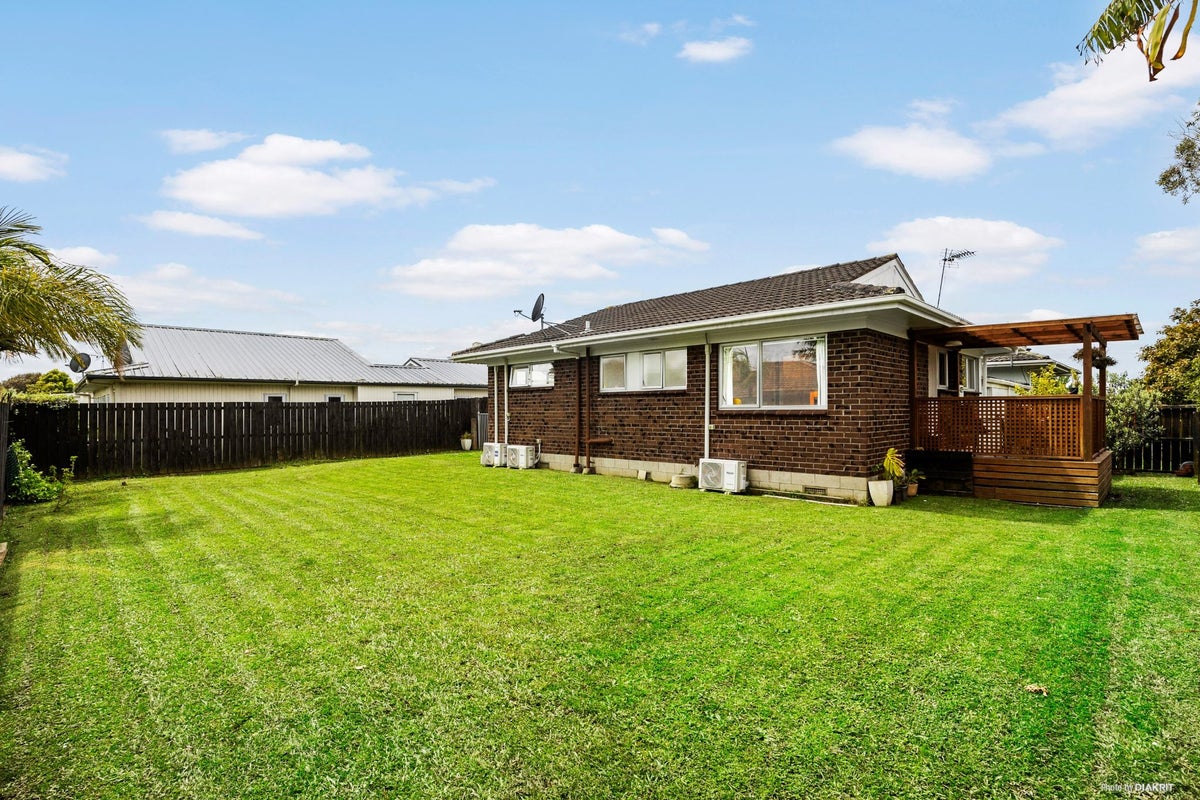 139 Pigeon Mountain Road, Half Moon Bay, Auckland - Carousel 2