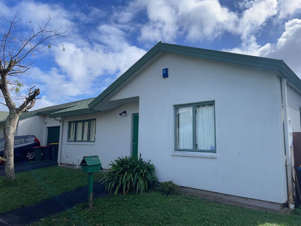 19 Neta Grove, Henderson, Auckland - Carousel 1