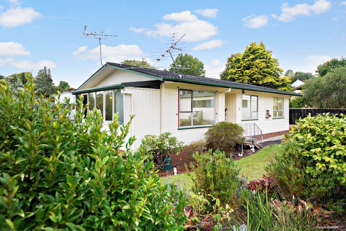 3 Talmar Place, Massey, Auckland - Carousel 2