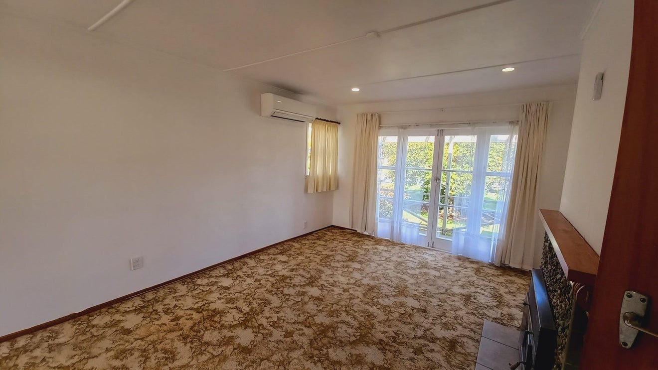 8 Waterview Road West, Takanini, Auckland - Carousel 2