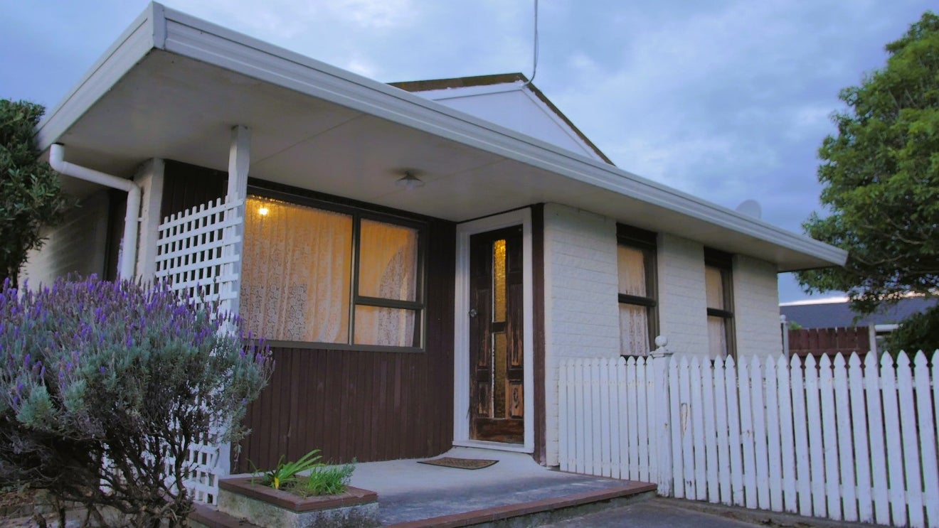 32 Cecil Place, Cloverlea, Palmerston North - Carousel 1