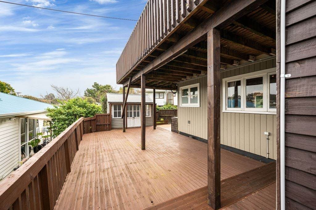 628 Whangaparaoa Road, Stanmore Bay, Whangaparaoa - Carousel 2