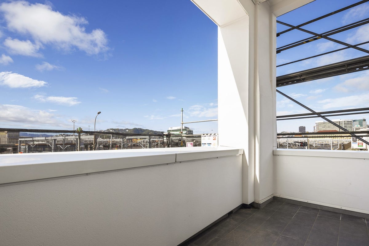 115/107 Thorndon Quay, Pipitea, Wellington - Carousel 16