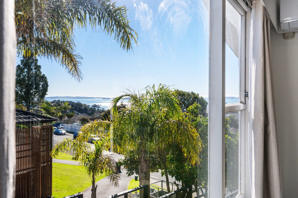 10 McMillan Place, Mellons Bay, Auckland - Carousel 24