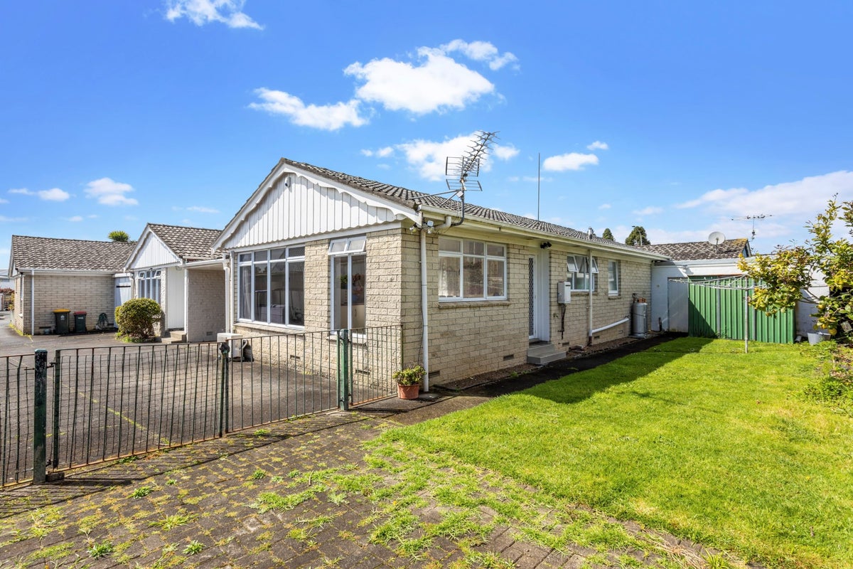 3/150 St George Street, Papatoetoe, Auckland - Carousel 1