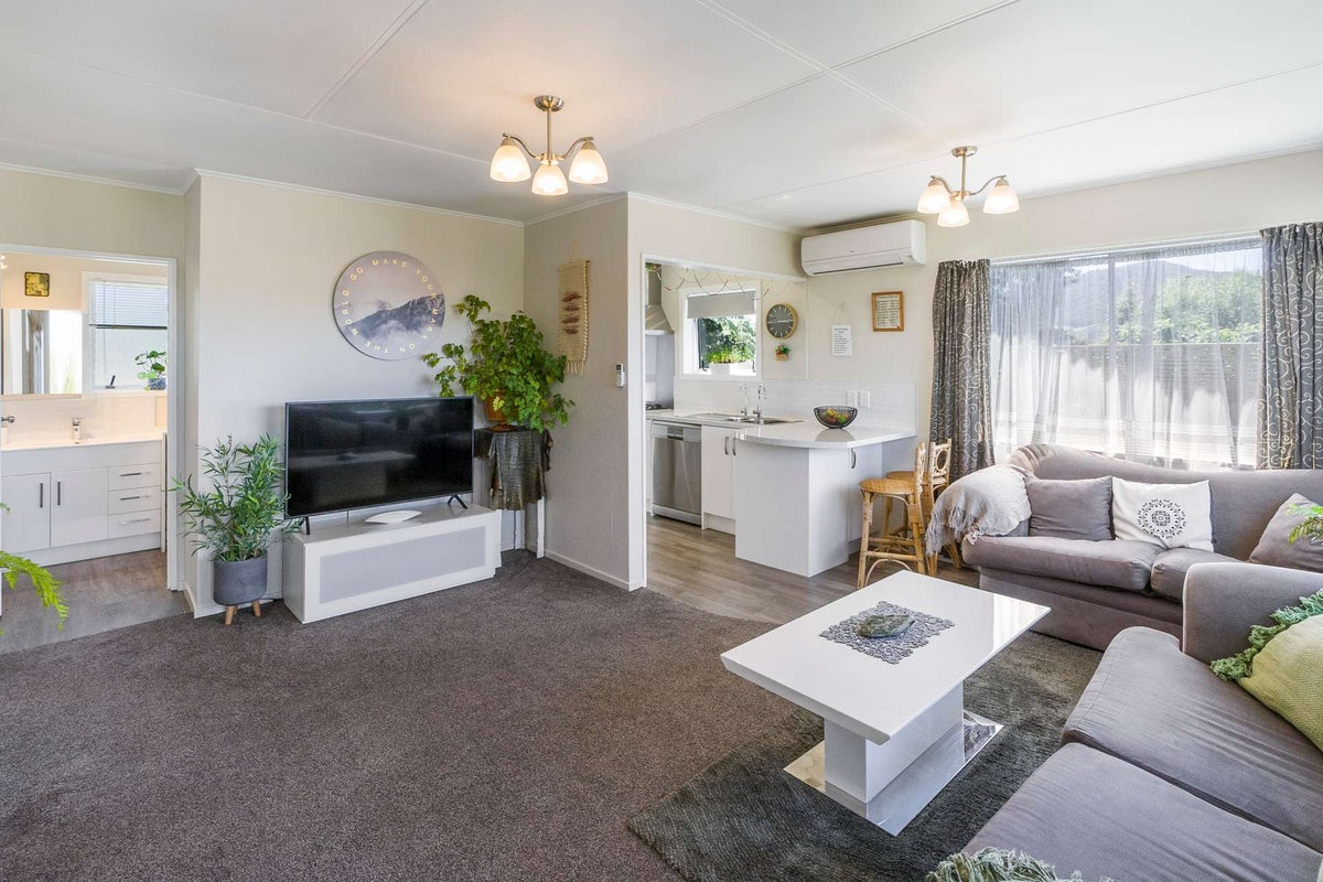 28A Clyde Street, Utuhina, Rotorua - Carousel 2