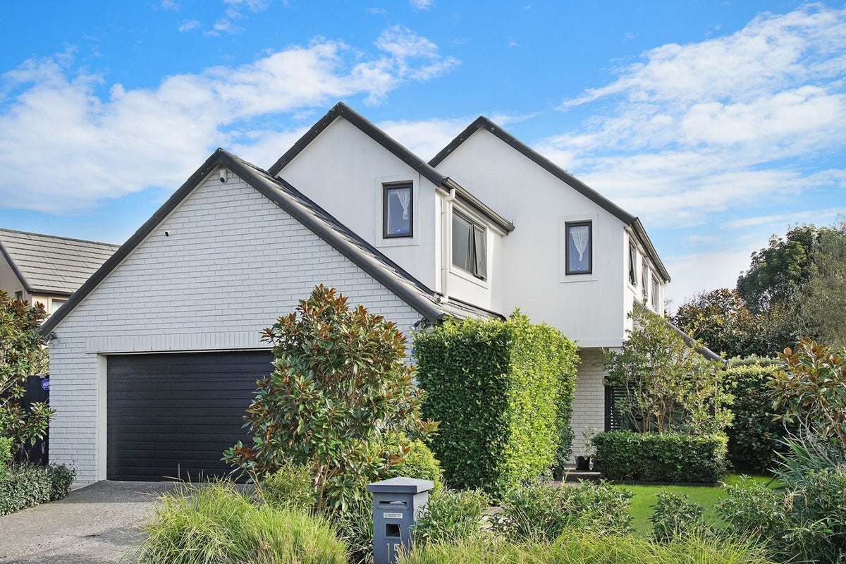 15 Asics Drive, Favona, Auckland - Carousel 1