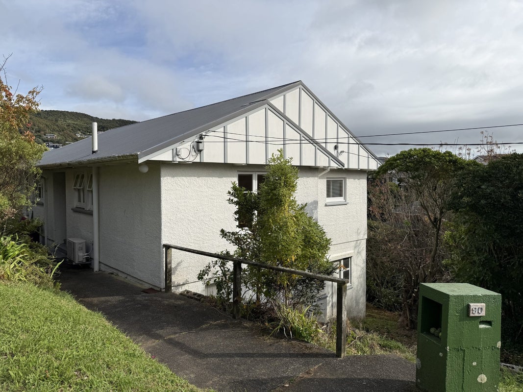 90 Donald Street, Karori, Wellington - Carousel 1