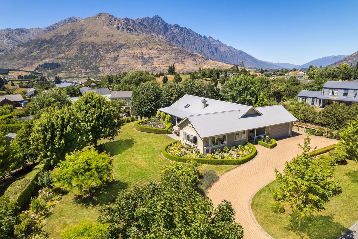 33 Ferry Hill Drive, Lower Shotover, Queenstown - Carousel 24