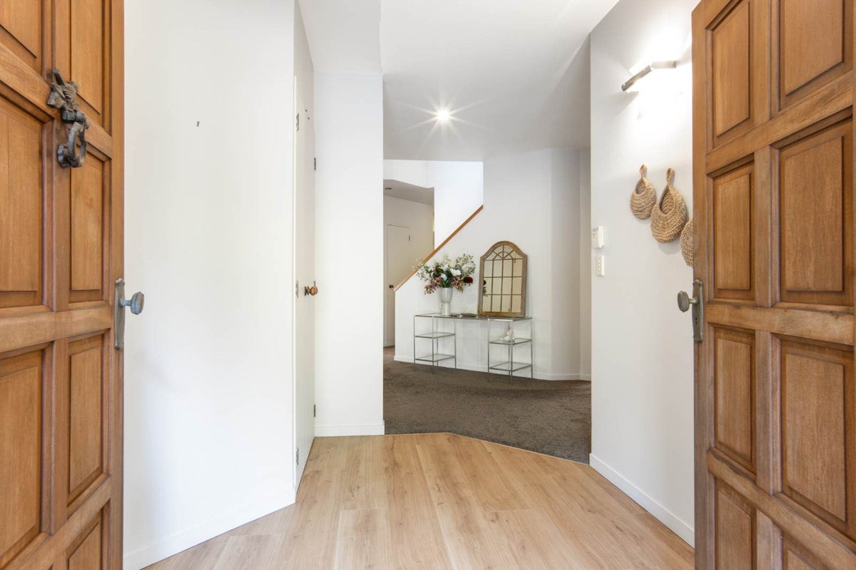 15 North Way, Titirangi, Auckland - Carousel 2