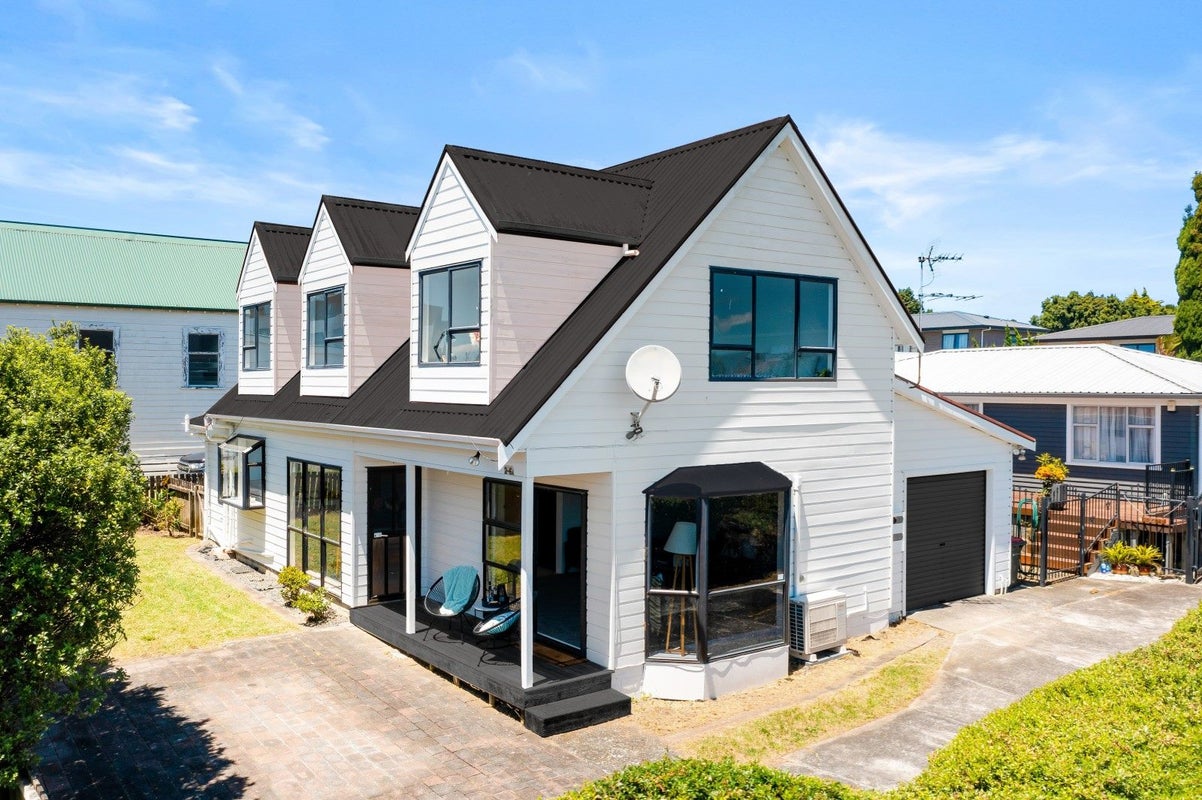 2/6A Fir Street, Waterview, Auckland - Carousel 1