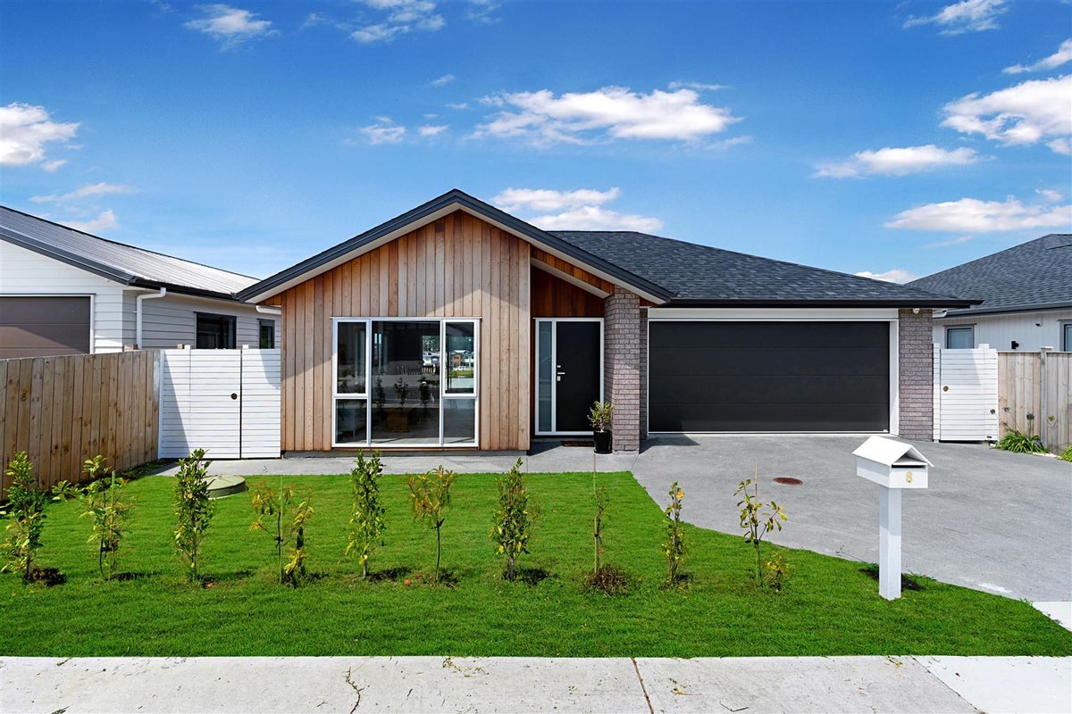 8 Vintry Drive, Huapai, Kumeu - Carousel 1