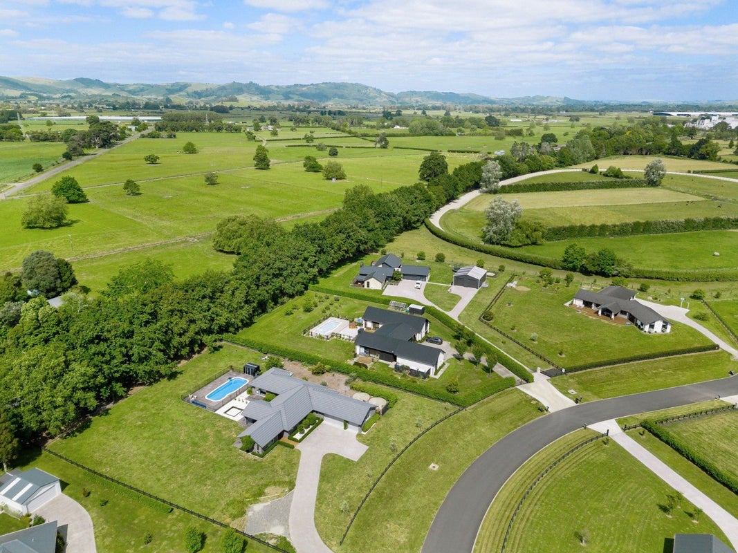 5 South Oaks Close, Pukemoremore, Cambridge - Carousel 2