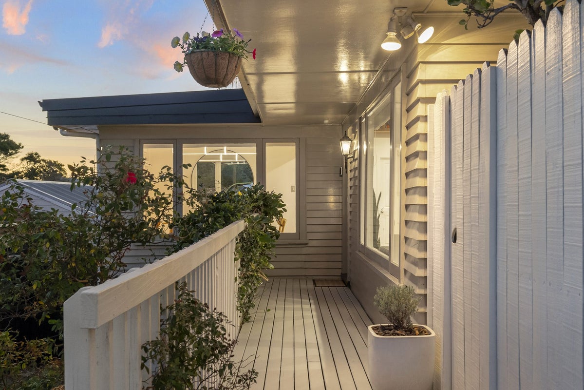 1 Felstead Street, Birkenhead, Auckland - Carousel 1