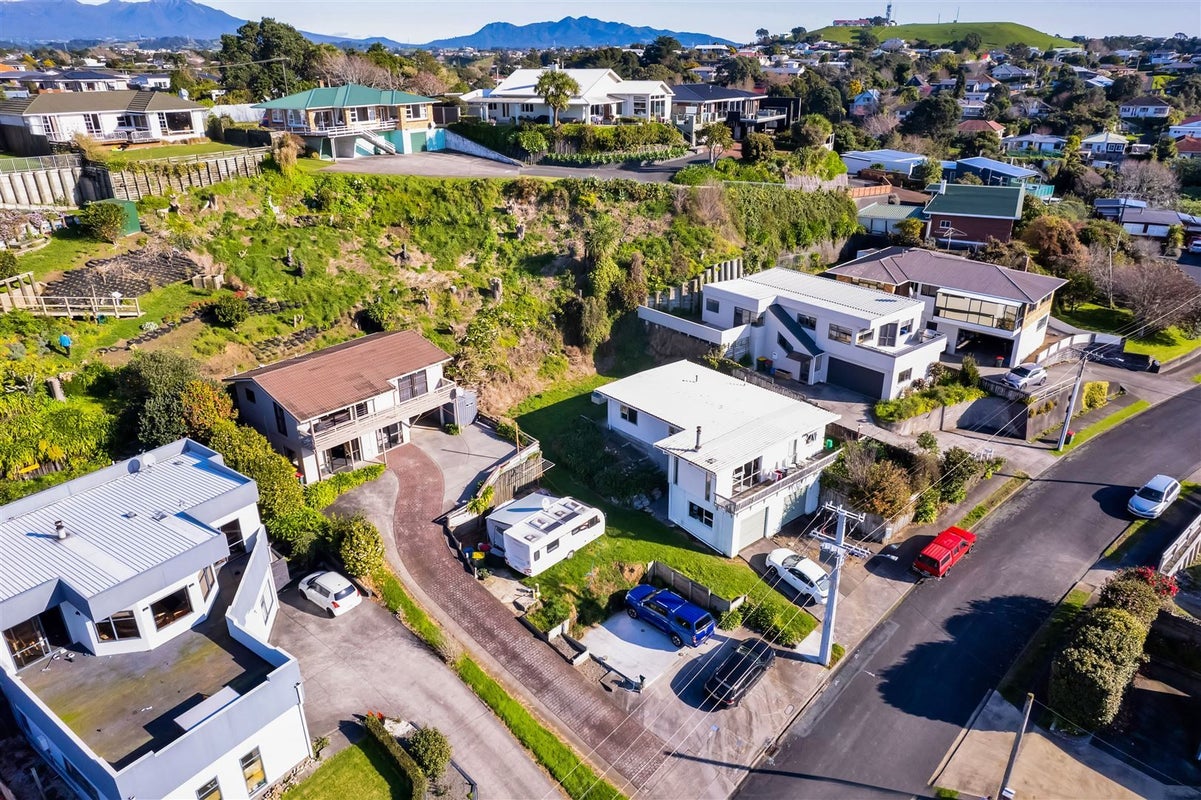 17 Annandale Street, Lynmouth, New Plymouth - Carousel 10