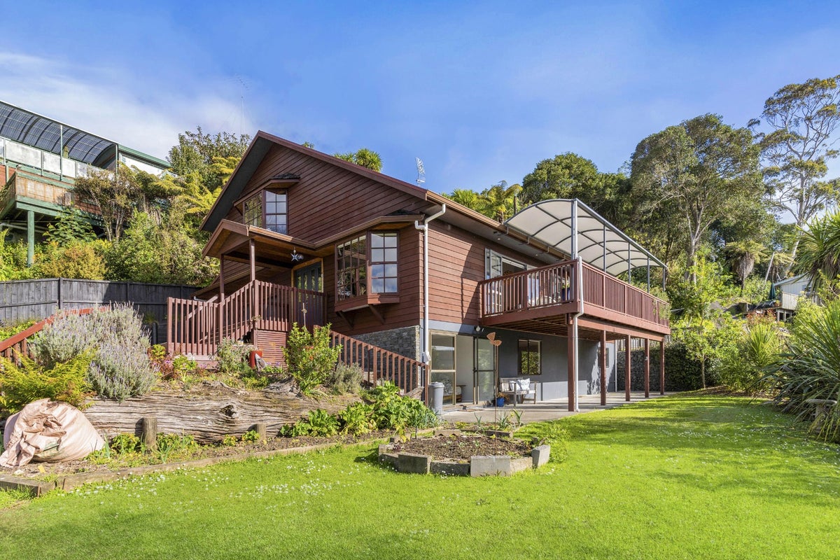 25 Browns Bay Road, Browns Bay, Auckland - Carousel 1