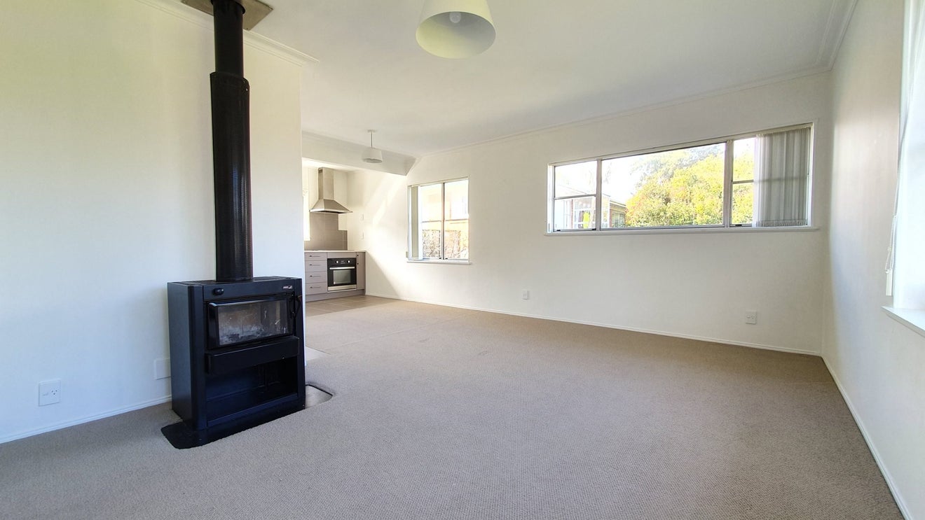 2/44 Moore Street, Howick, Auckland - Carousel 2