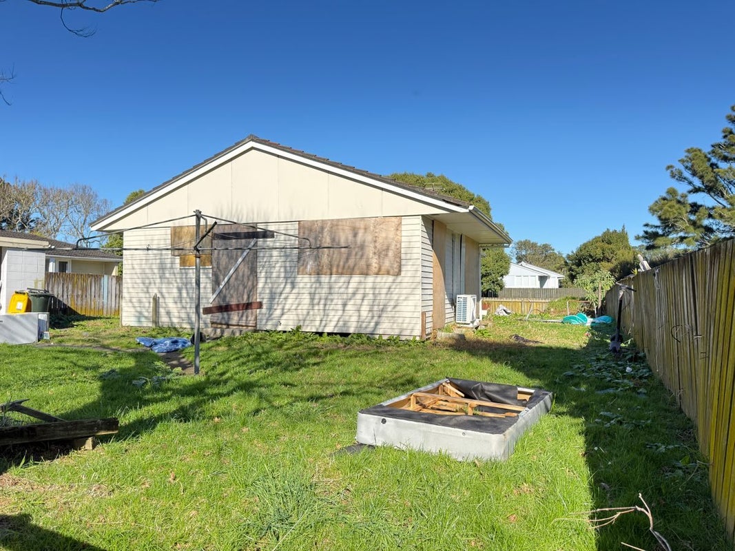 23 Hamilton Drive, Waiuku, Waiuku - Carousel 3