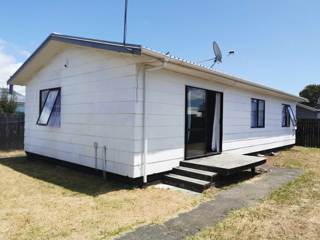 2/49 Templeton Place, Clendon Park, Auckland - Carousel 1