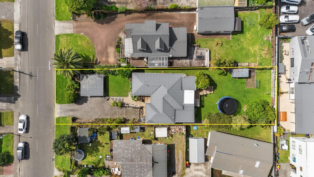 26 Simpson Road, Papamoa Beach, Tauranga, Bay Of Plenty - Carousel 2