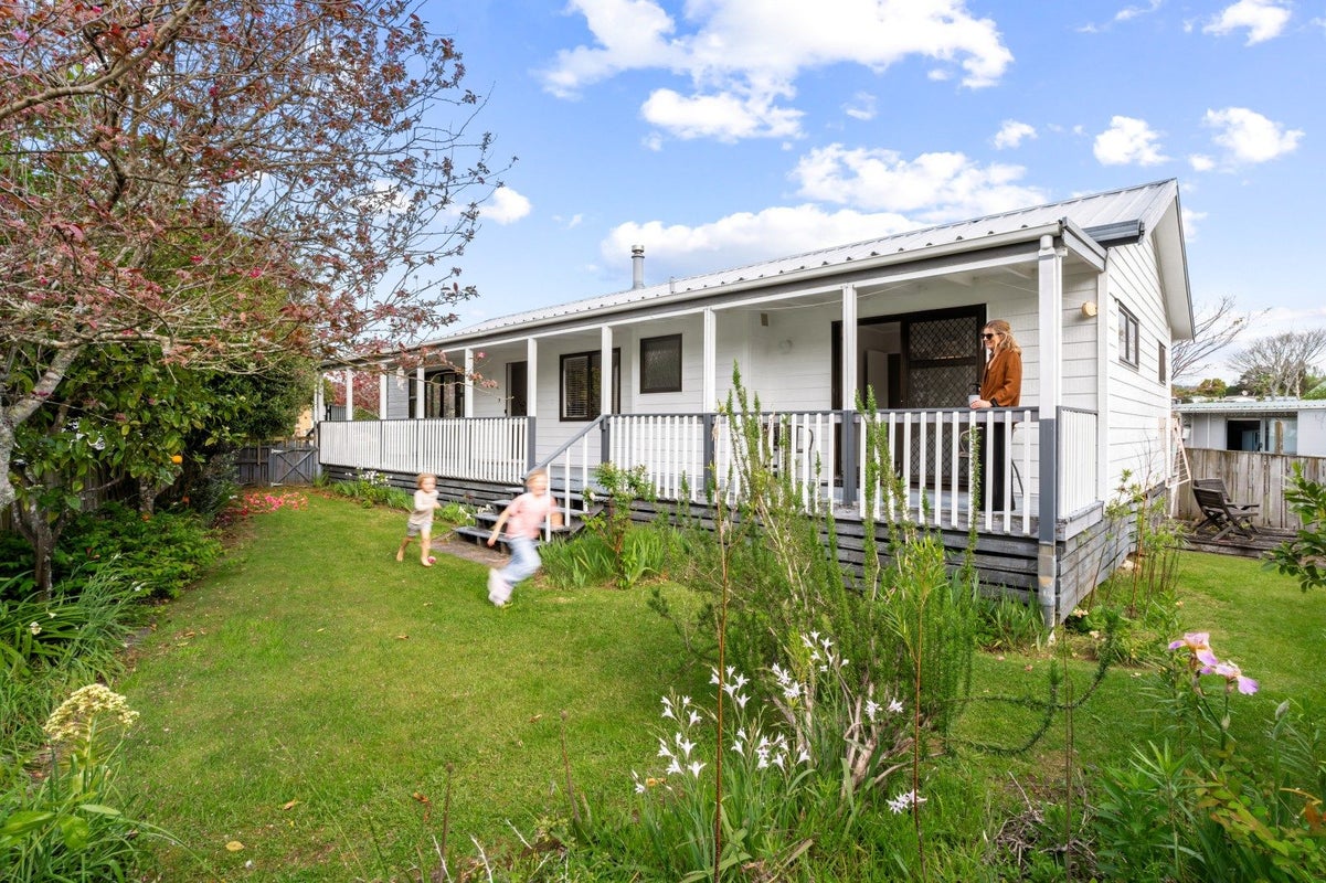 135 Everitt Crescent, Whangamata - Carousel 22