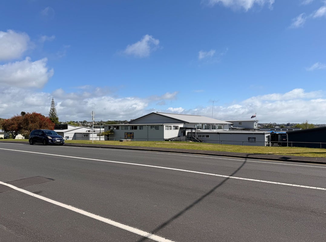 145 Chivalry Road, Glenfield, Auckland - Carousel 22